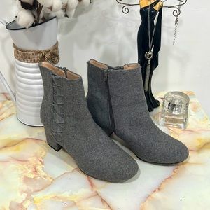 Nine West gray boots!! Super cute !